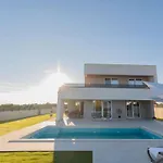Stunning Marea With A Private Pool *