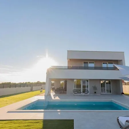 Stunning Marea With A Private Pool *