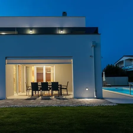 Stunning Marea With A Private Pool * Vrsi