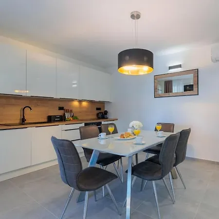 Stunning Marea With A Private Pool 沃希