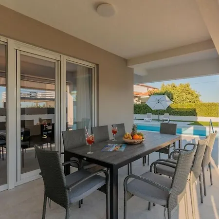 别墅 Stunning Marea With A Private Pool