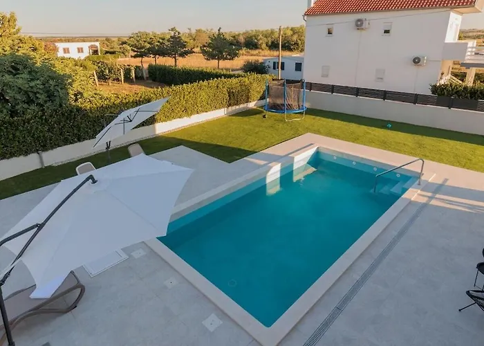 Stunning Marea With A Private Pool * Врси