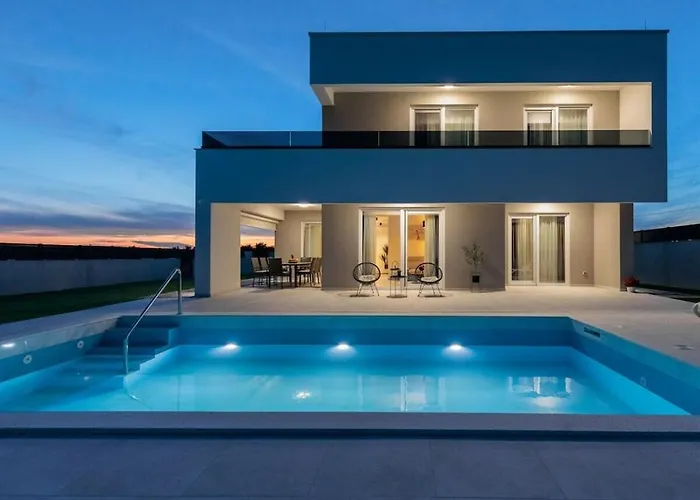 Вилла Stunning Marea With A Private Pool