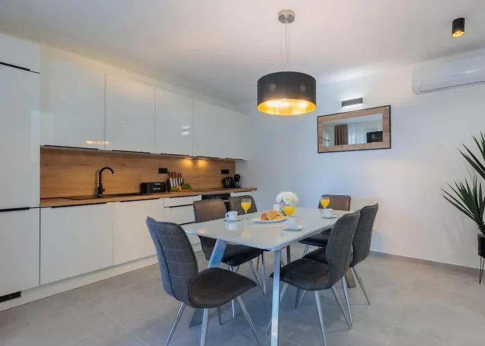 Stunning Marea With A Private Pool Врси