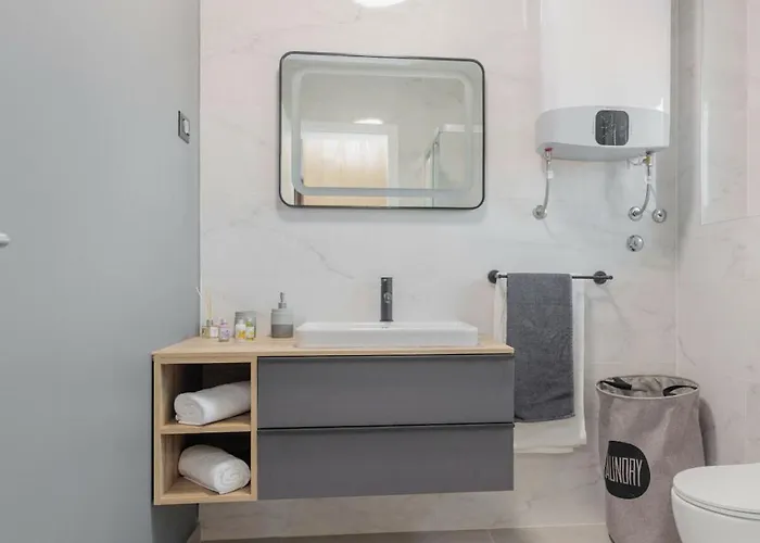 Stunning Marea With A Private Pool * Врси