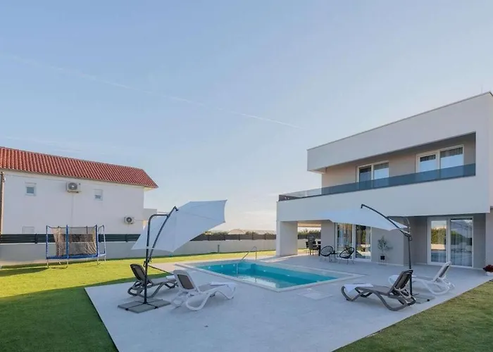 Вилла Stunning Marea With A Private Pool