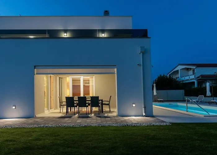 Stunning Marea With A Private Pool * Врси