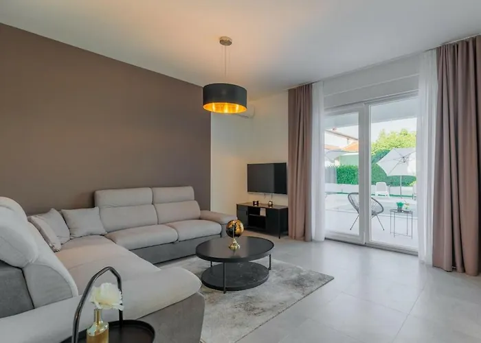 Вилла Stunning Marea With A Private Pool Врси